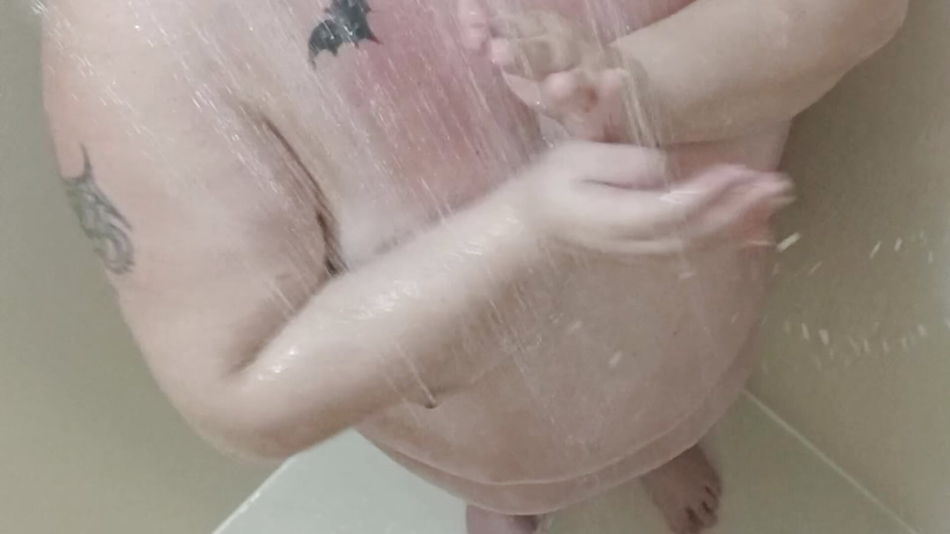 Shower – video af ladylynn13 cam-model