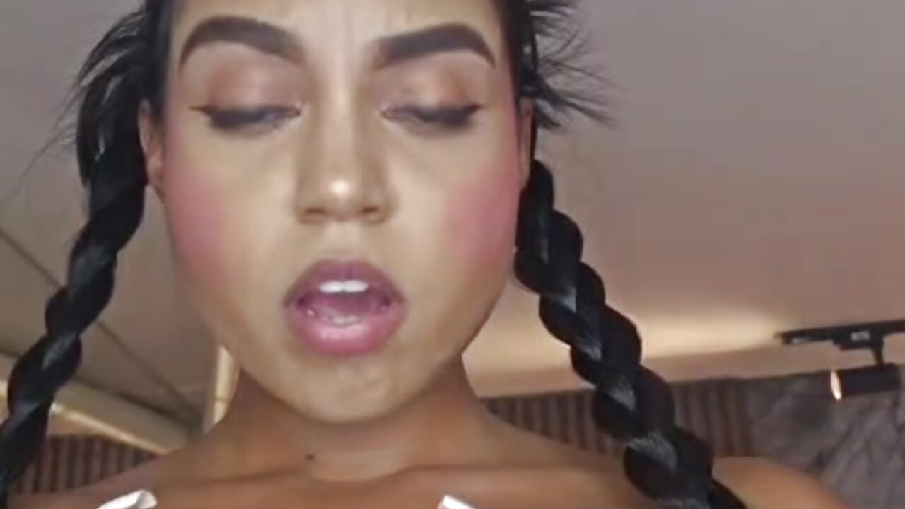 touch myself, move my ass and end up making the fastest squirt in the world - відео від вебкаммоделі eva_lain