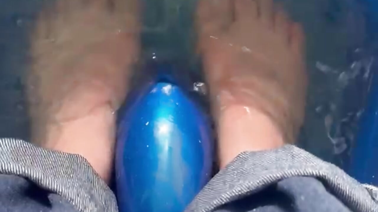 Thirsty pup? 😈🐶 BEG to lap your Mistress's foot wash—or dro***wn in it! 👅💦👣