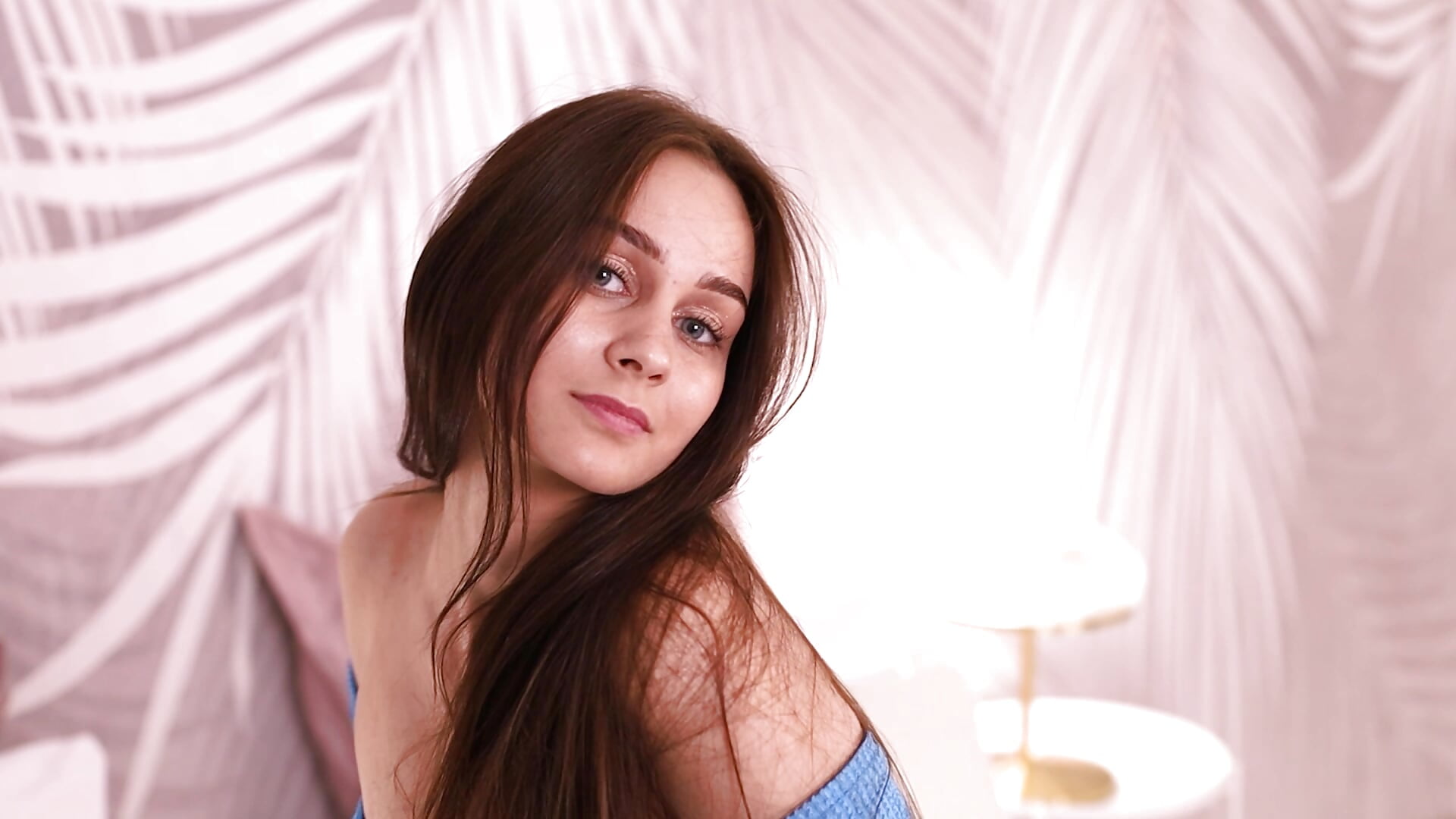 Cutieeee 🩵💦 - video di EmilyBroown modella di cam