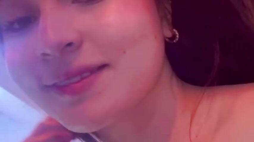 Me 💜 - Vídeo de Chloe_dolly, modelo de vídeos