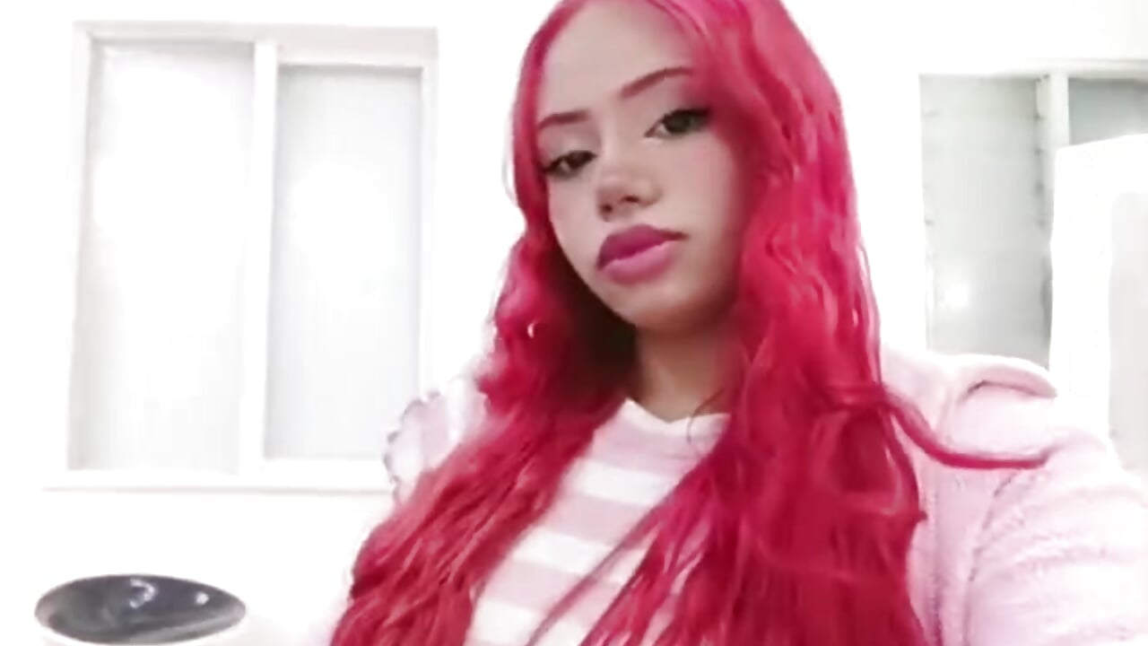 profile-intro-video-1770650843 - video oleh model kamera kitty_rrose