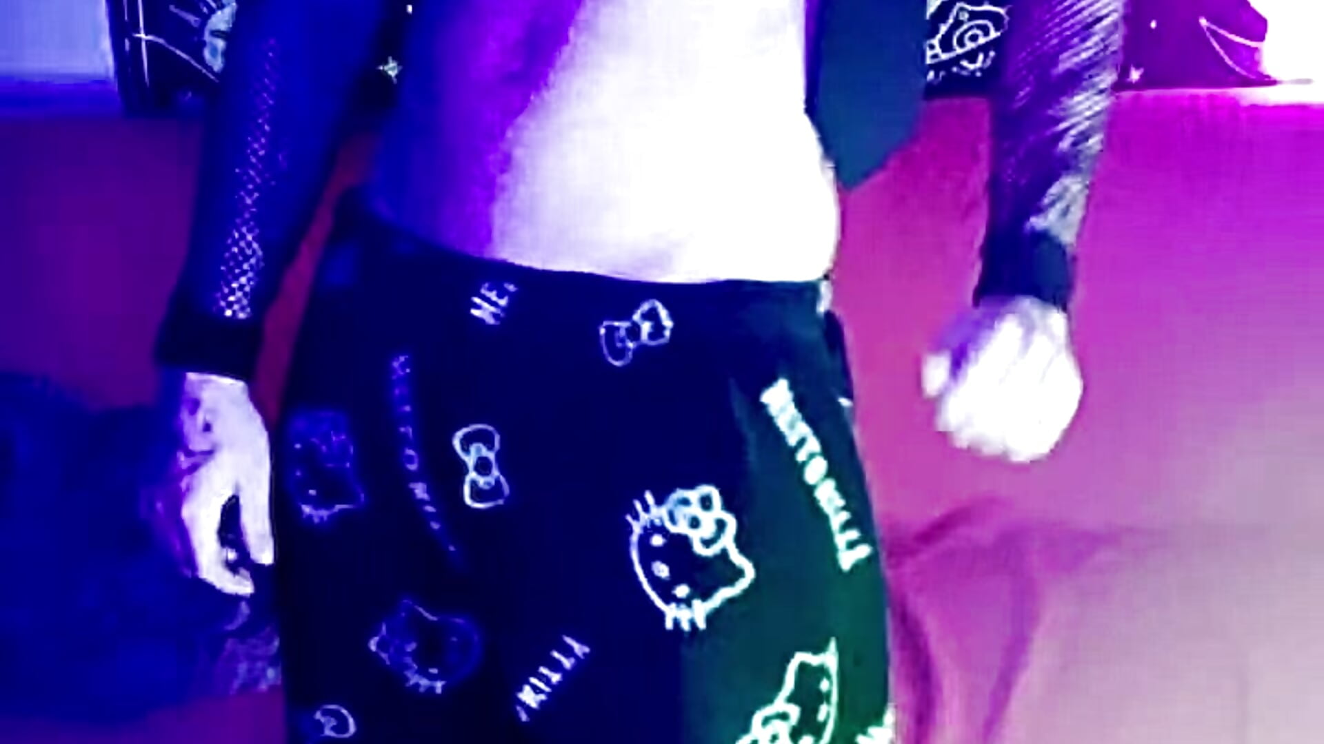 Glitch In, Submit Out – video modela na kameri stefannoir4u