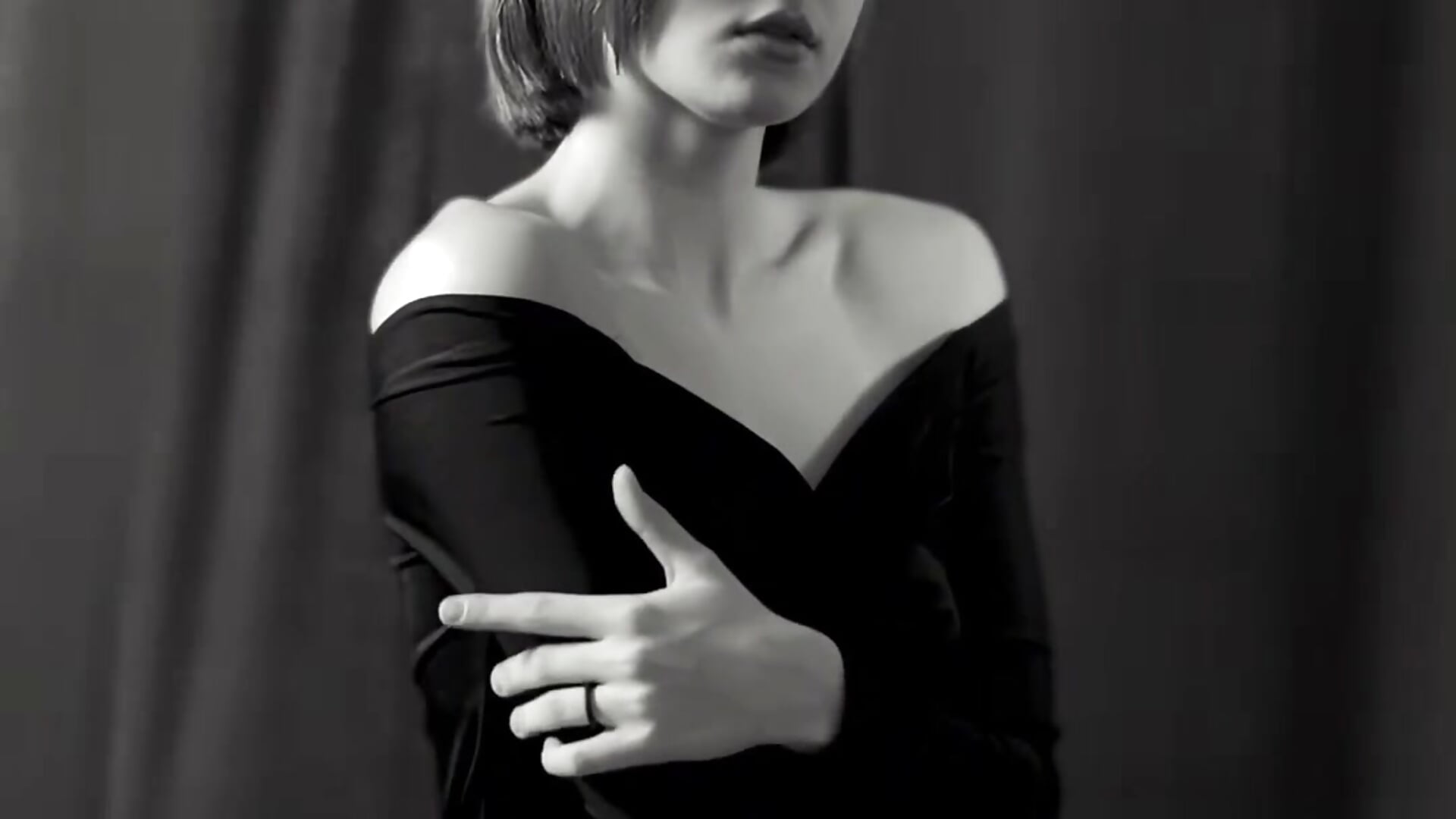 Only private communication allows you to find out what kind of person you are.... - فيديو من EchoScribe موديل الكام