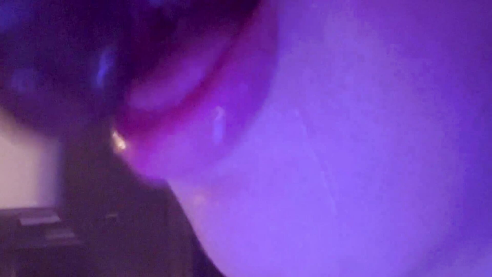 he loves my saliva and tongue – видео вебкам-модели MissDeepVelur