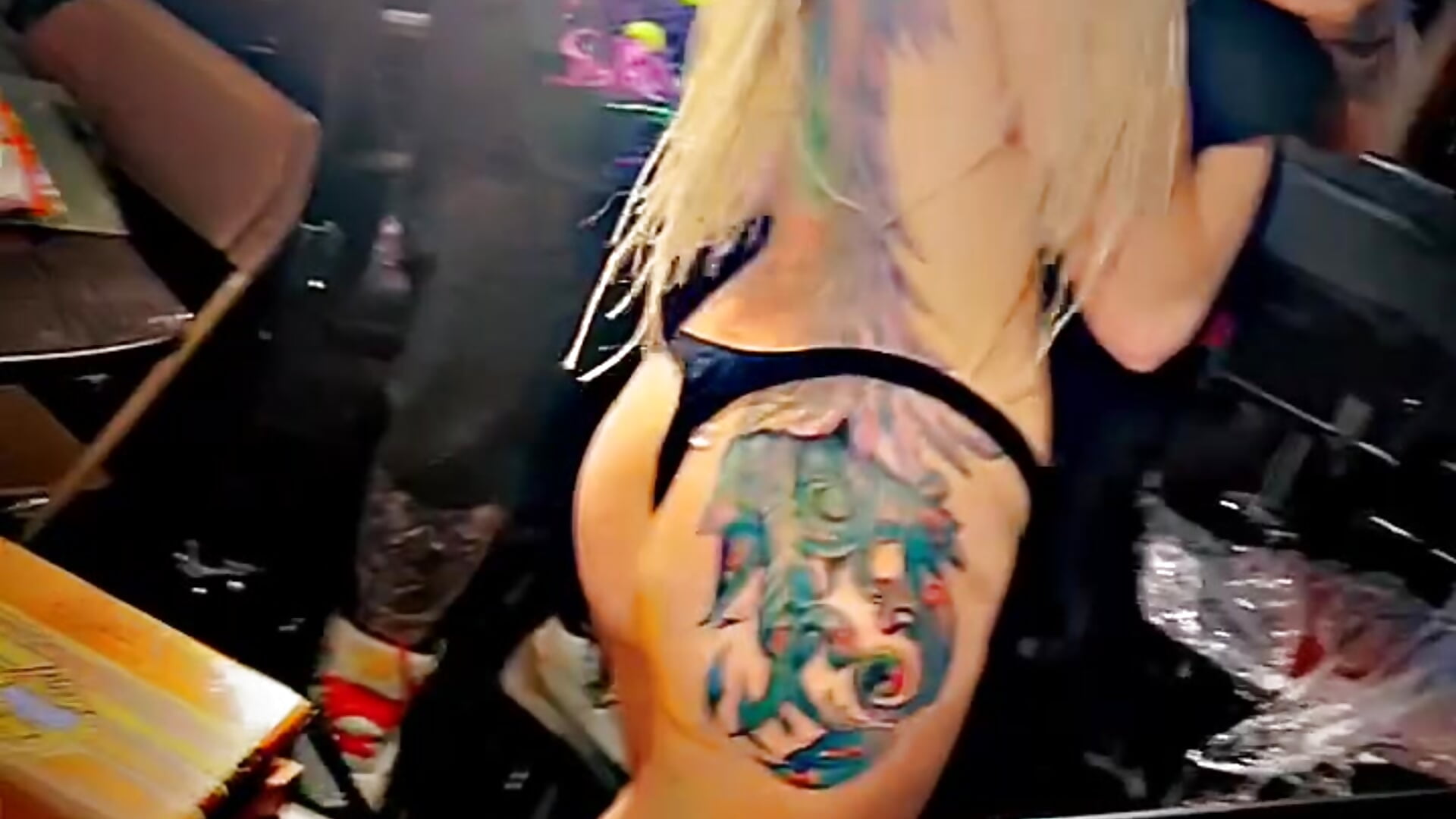 Tatted - video oleh model kamera XXX2Freaks