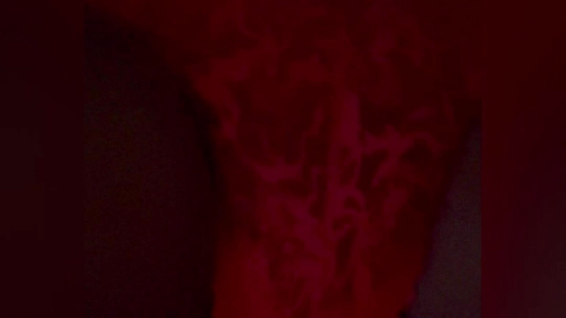 Pussy Play watch me squirt 💦 – video modela na kameri Myyahh