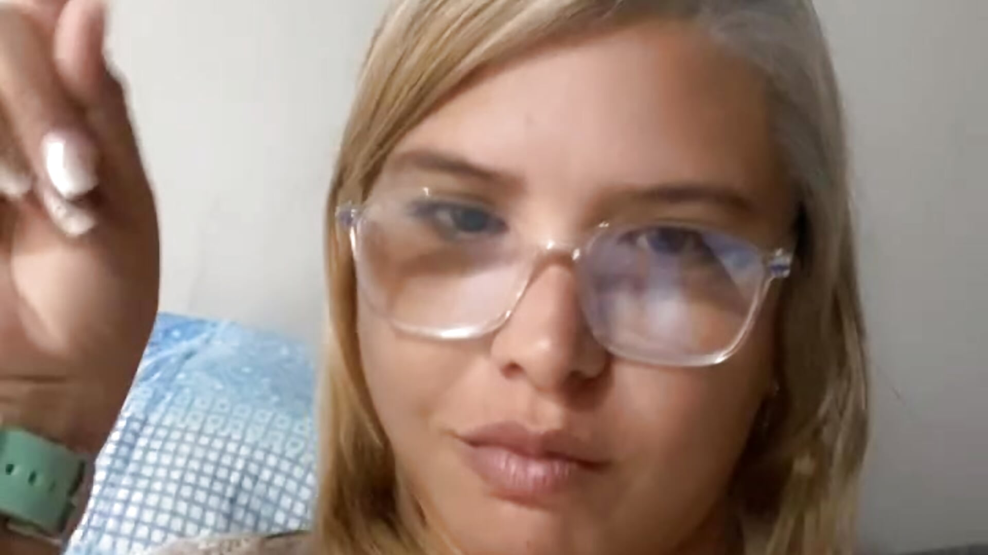 9CB219D6-14AF-43BD-9E82-CC1D4EB36E5F – video od webkamerové modelky MaximeQueen