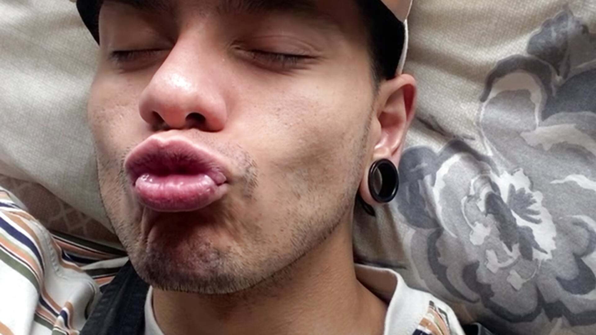 Muack!🥰💕 - video by acid_timee cam model