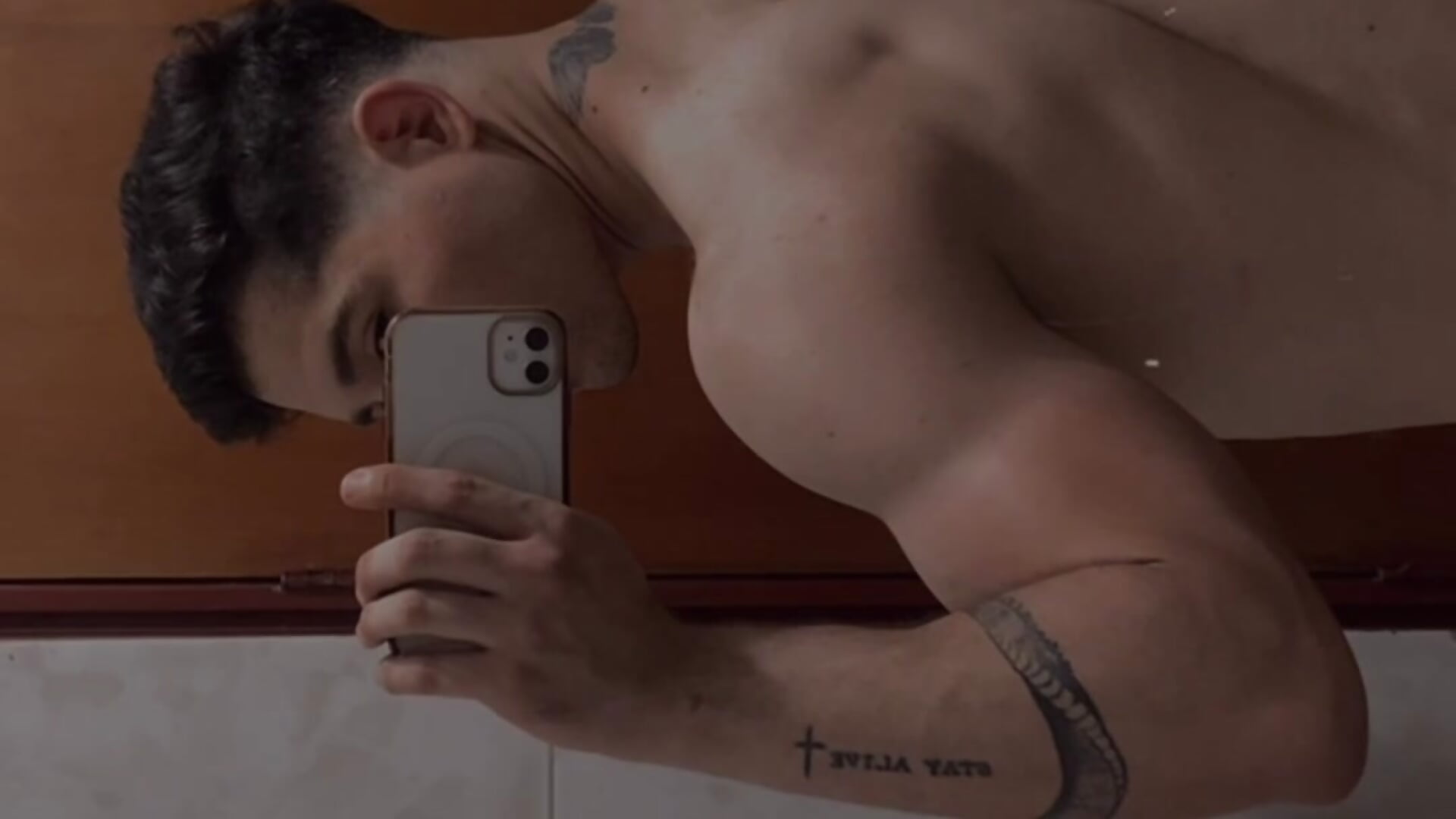 3D7B32DE-4407-42E7-A659-A9D62AB15030 - ক্যাম মডেল Magicsex27-এর ভিডিও