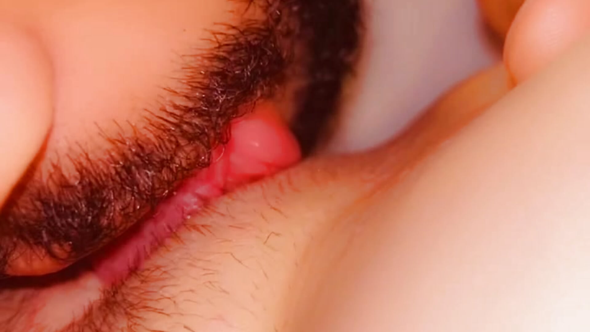 I love how he eats it 🤤 - clip cu alexxiirosee model videochat