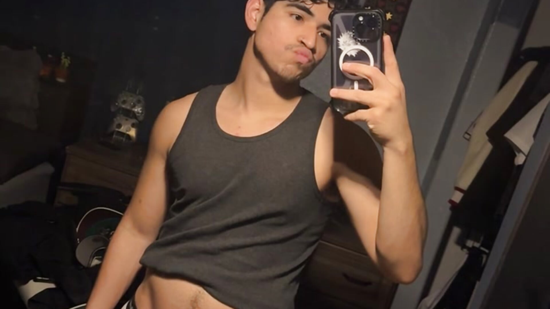 V – video modela na kameri Playboy_Ever