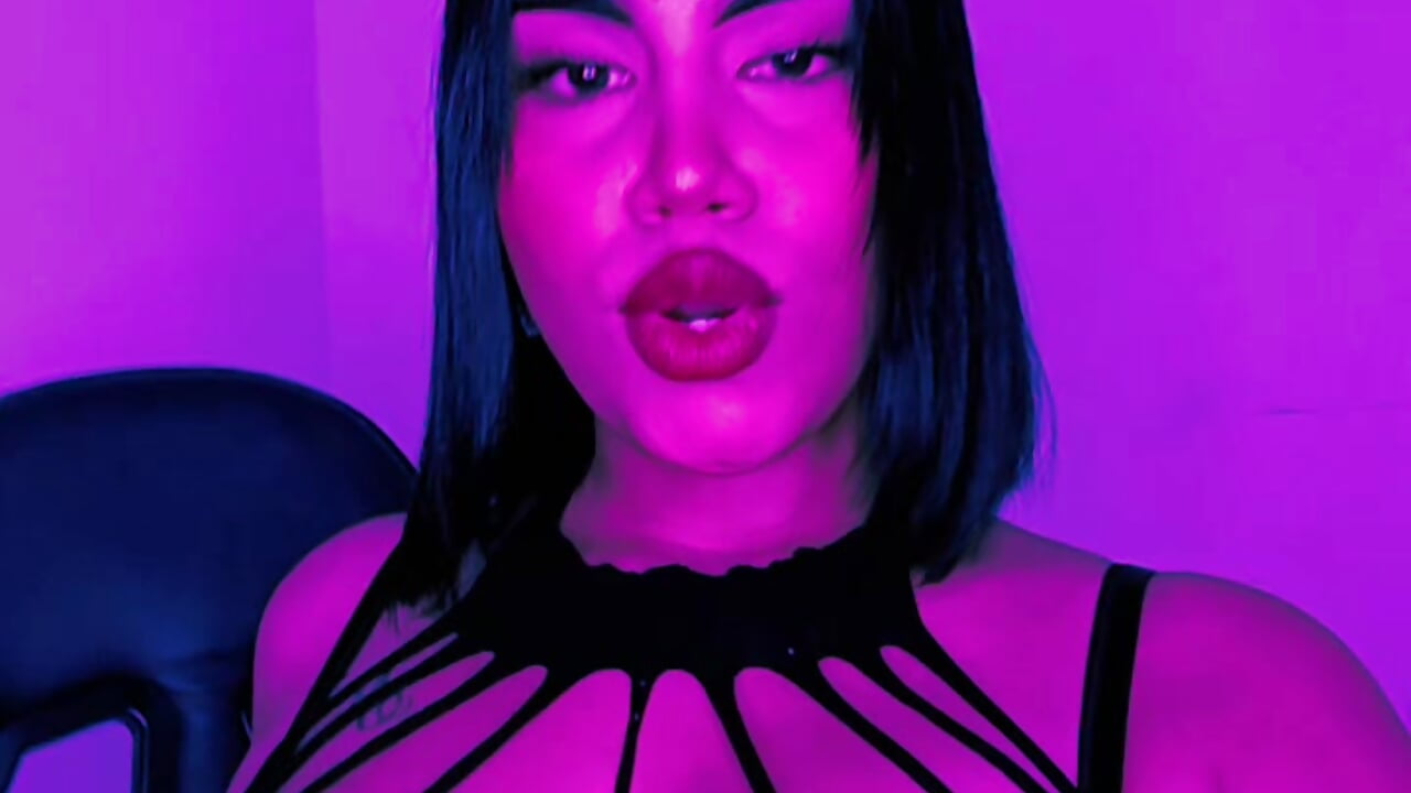 👀 - vídeo de la modelo de cam amandaa_21