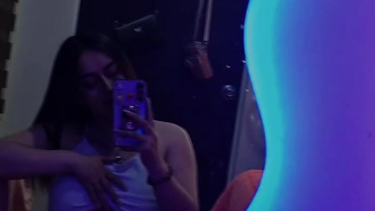 WhatsApp Video 2026-01-16 at 19,43,52 – video modela na kameri Jheriiz_1