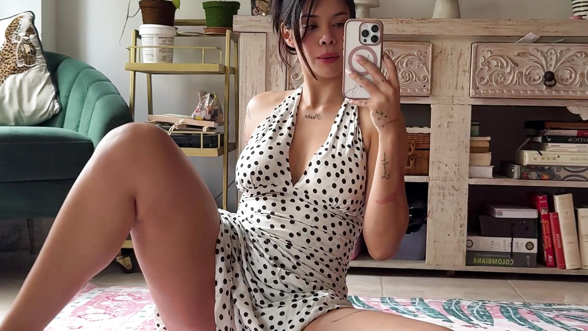 Tempting you in my dress - video của người mẫu cam BurntSienna