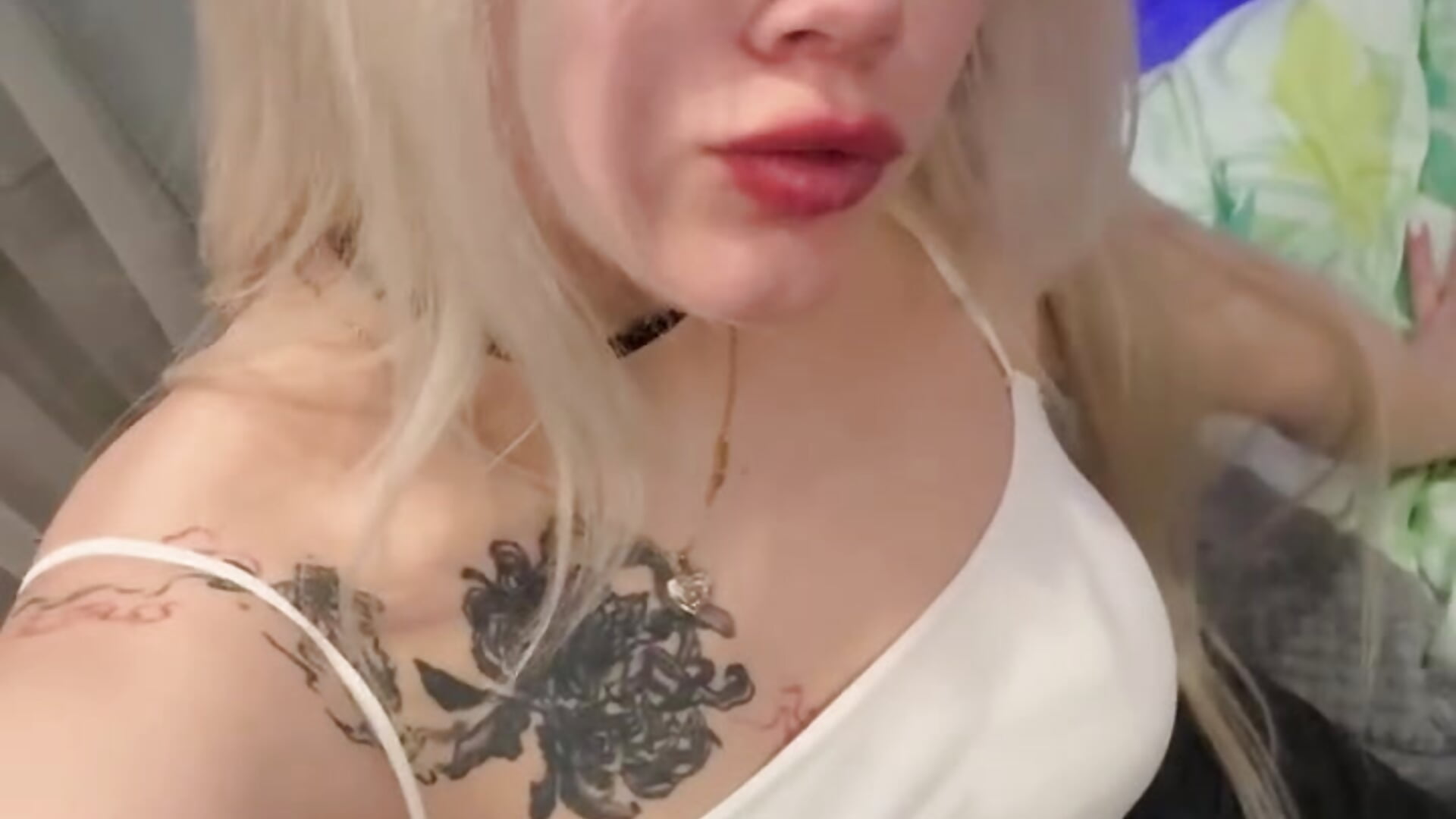 Lucy – video od webkamerové modelky lucyirl