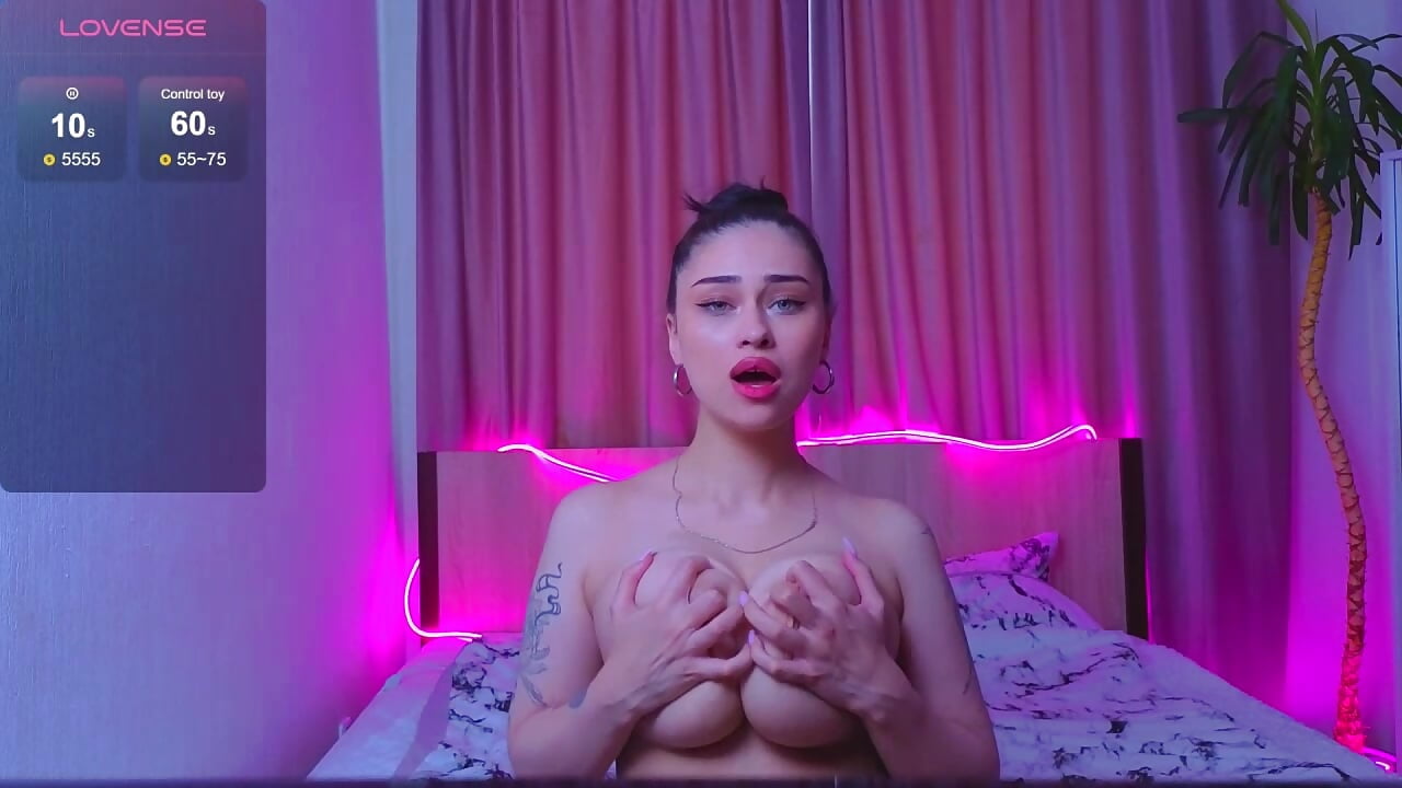 hooooottttttt – video od webkamerové modelky Sofia_Plump