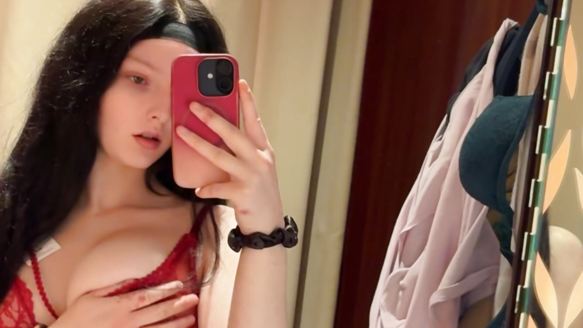 FDBFCFA8-D840-42BC-B161-0C09D589F307 - video by Mis-Elisa96