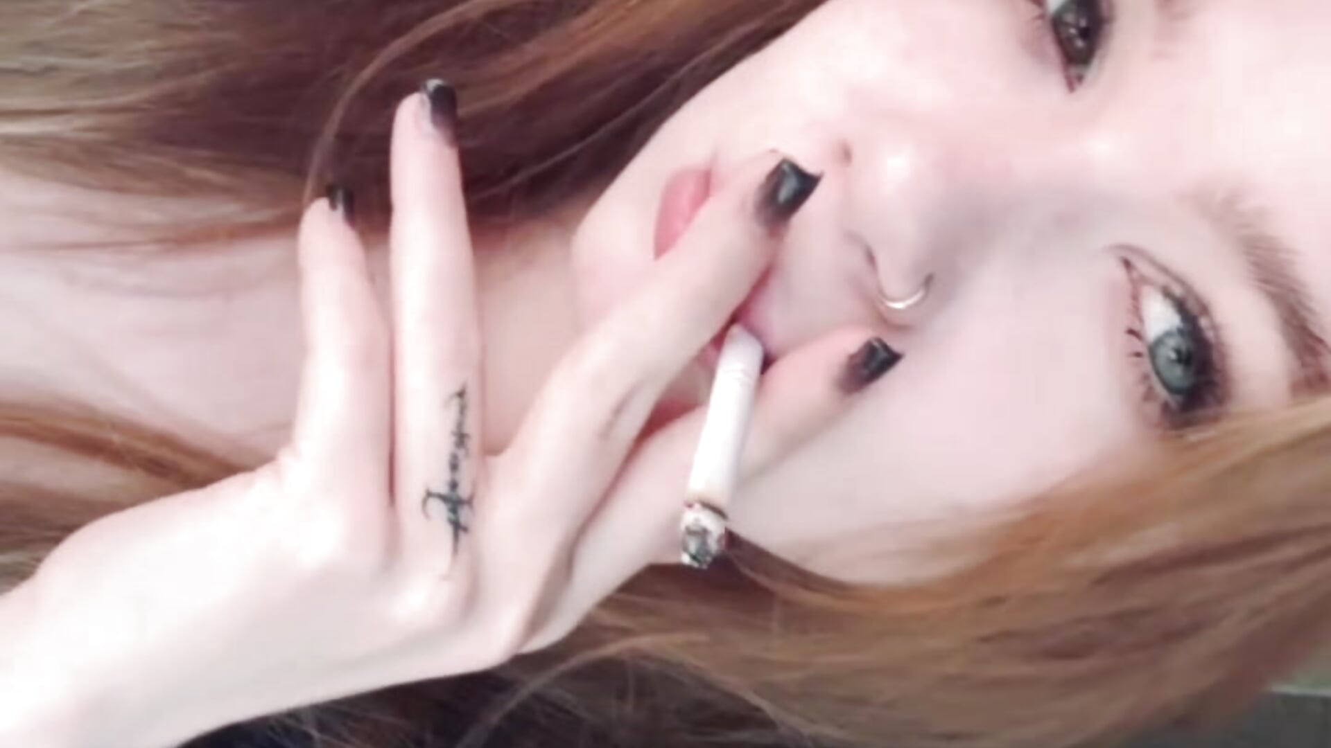 smoking - vídeo de la modelo de cam AmyNox
