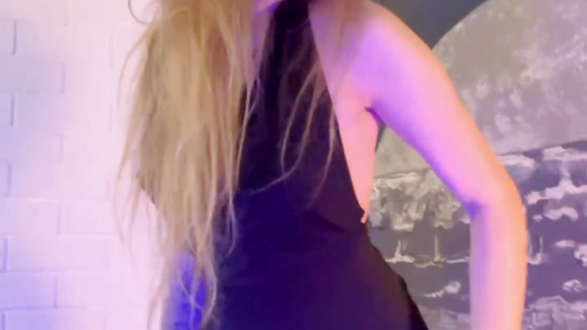 ﾒ𝟶ﾒ𝟶 - video by AmyNox cam model