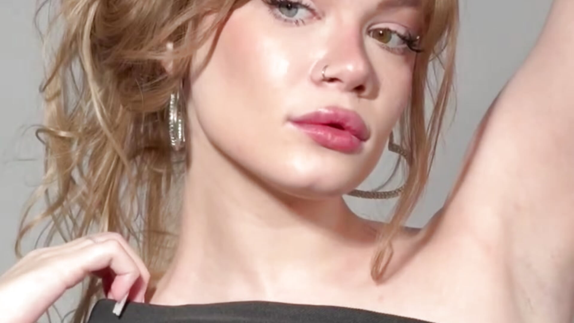 moore - 視頻由 AmyNox 主播提供