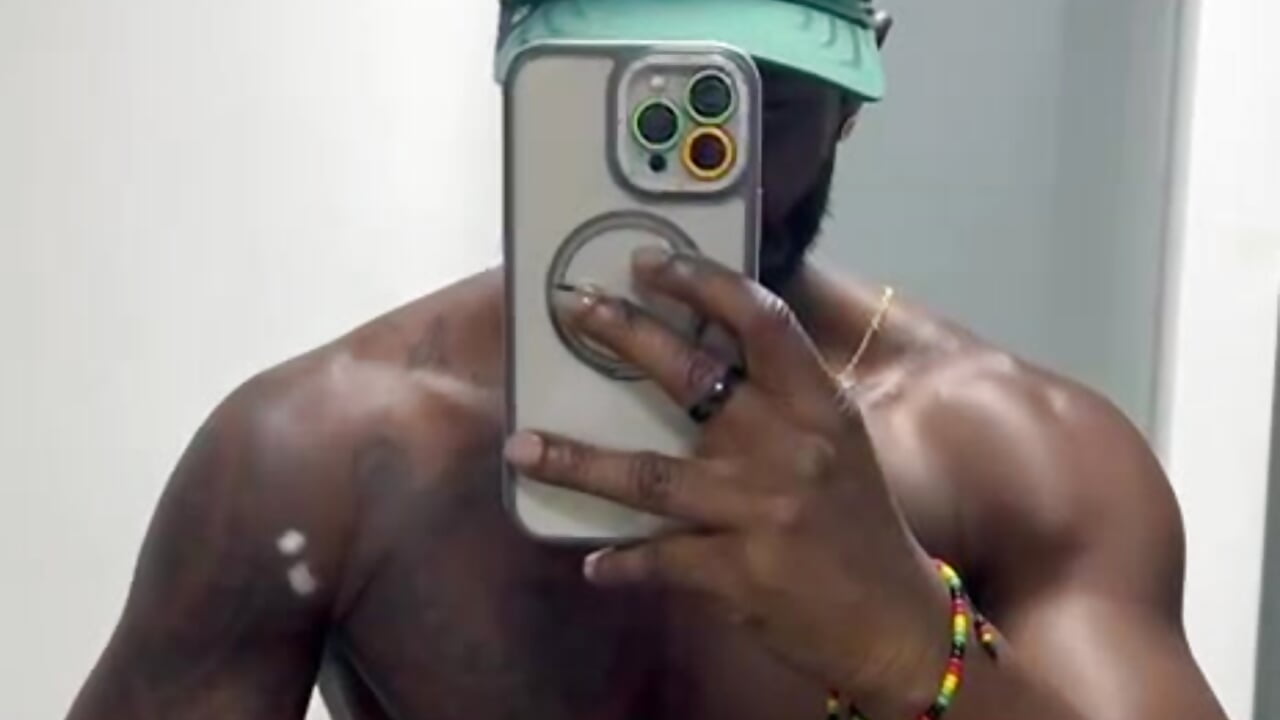 🧢 - วิดีโอโดย Mark_Vega โมเดลแคม