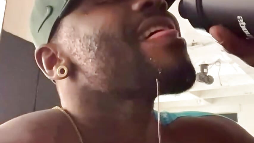 😎😋😋 - vidéo du modèle de showcams Mark_Vega