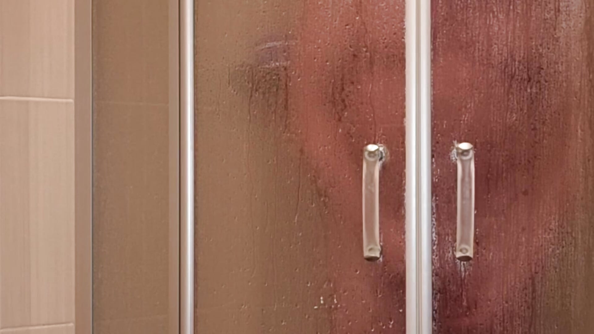 Unter der Dusche - відео від вебкаммоделі Demik71