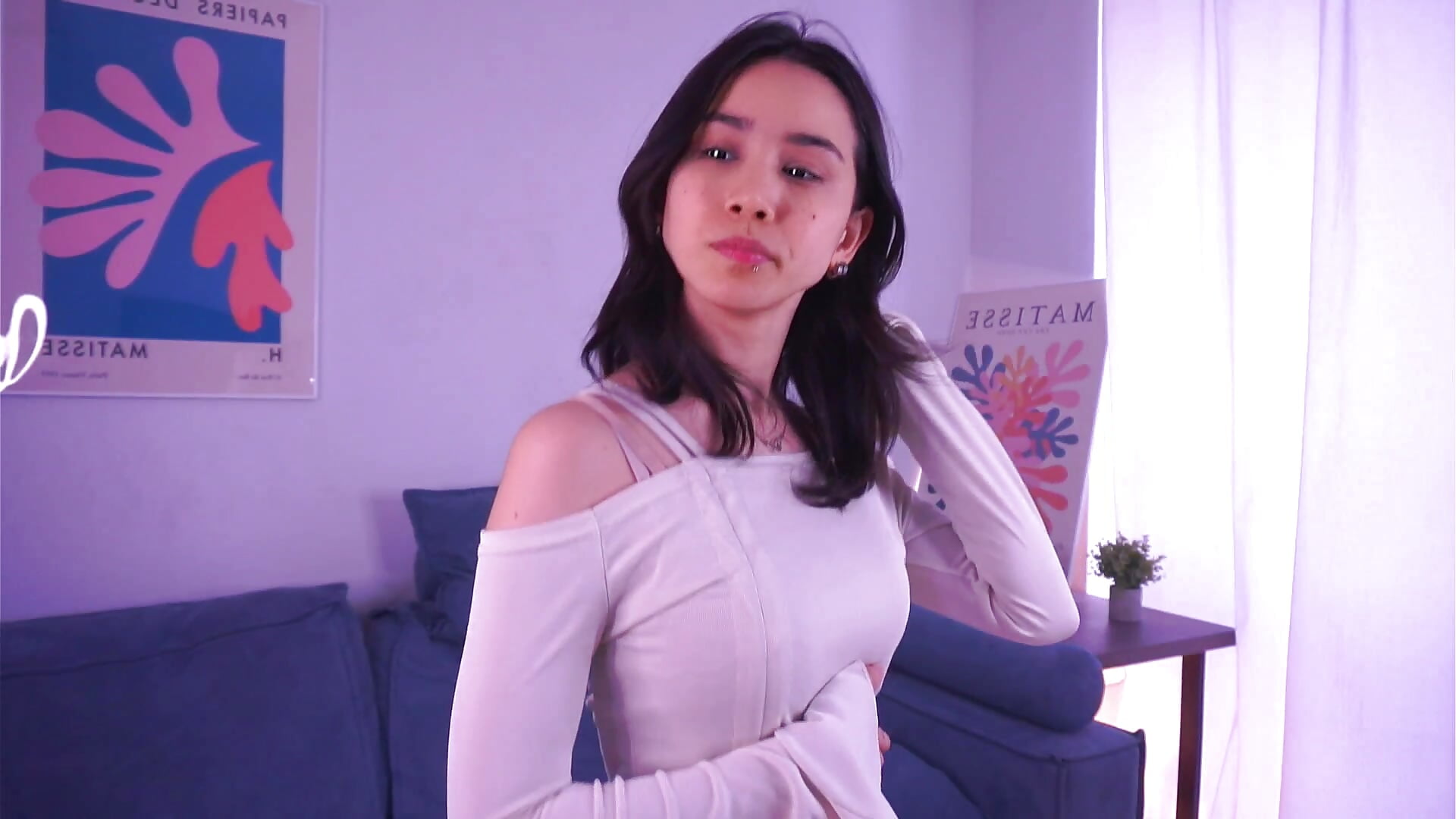 First publication here :3– EmelinaGnas kameramodell videója