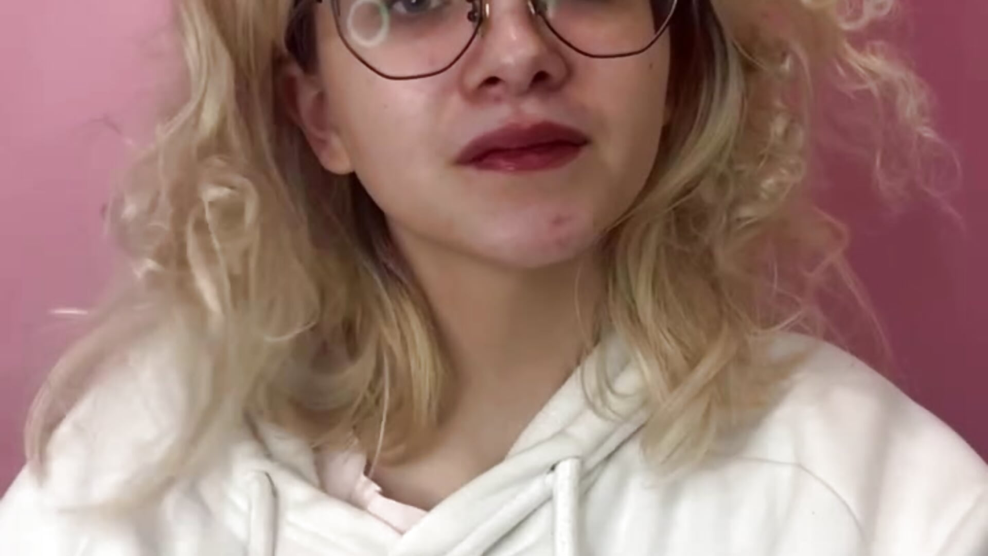 Hello😜 - JuleeAndrea主播的视频