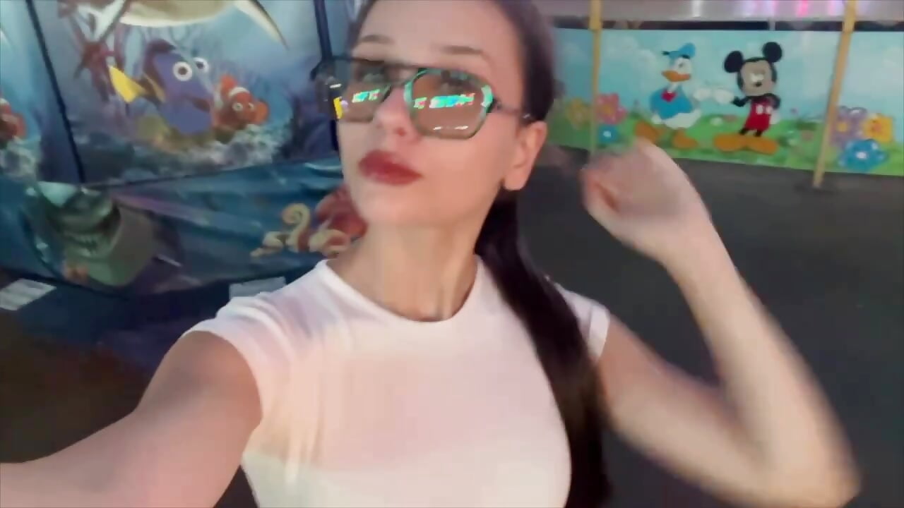 😚 – video modela na kameri baby_brunettee_