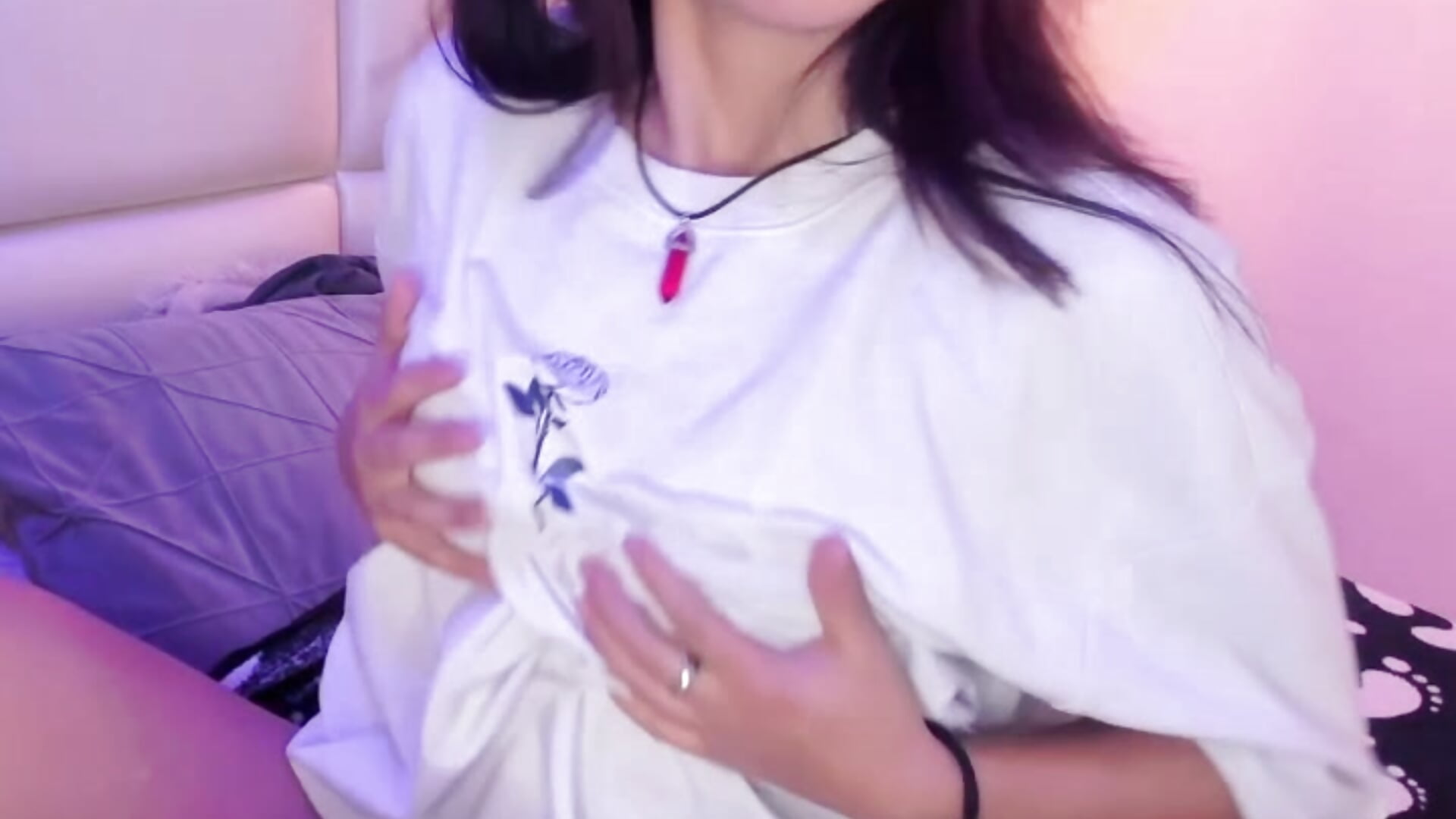 You know.. this little girl wants to squirt, can you help me misbehave? 😈💦 - відео від вебкаммоделі Xara_u