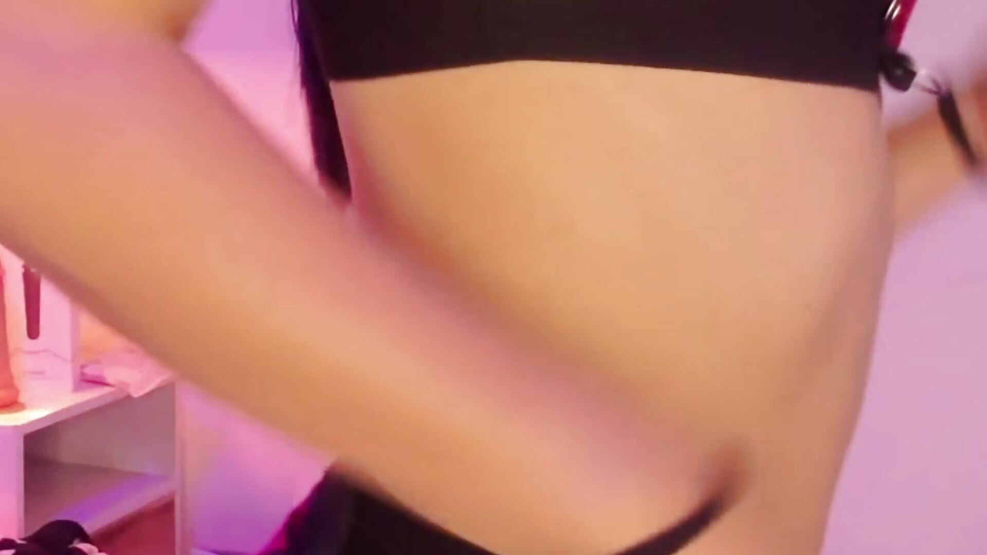 Do you like how I look dressed like this? I think red looks good on me 🔥🔥 - βίντεο μοντέλου Xara_u