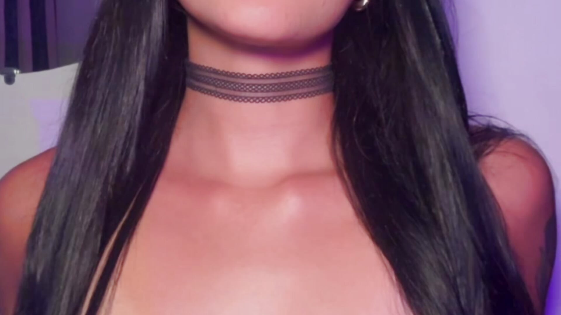 Kisses 😘 - video của người mẫu cam ValeriaMarquez