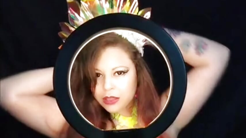 Fashion – video modela na kameri Dazzlinggoddess