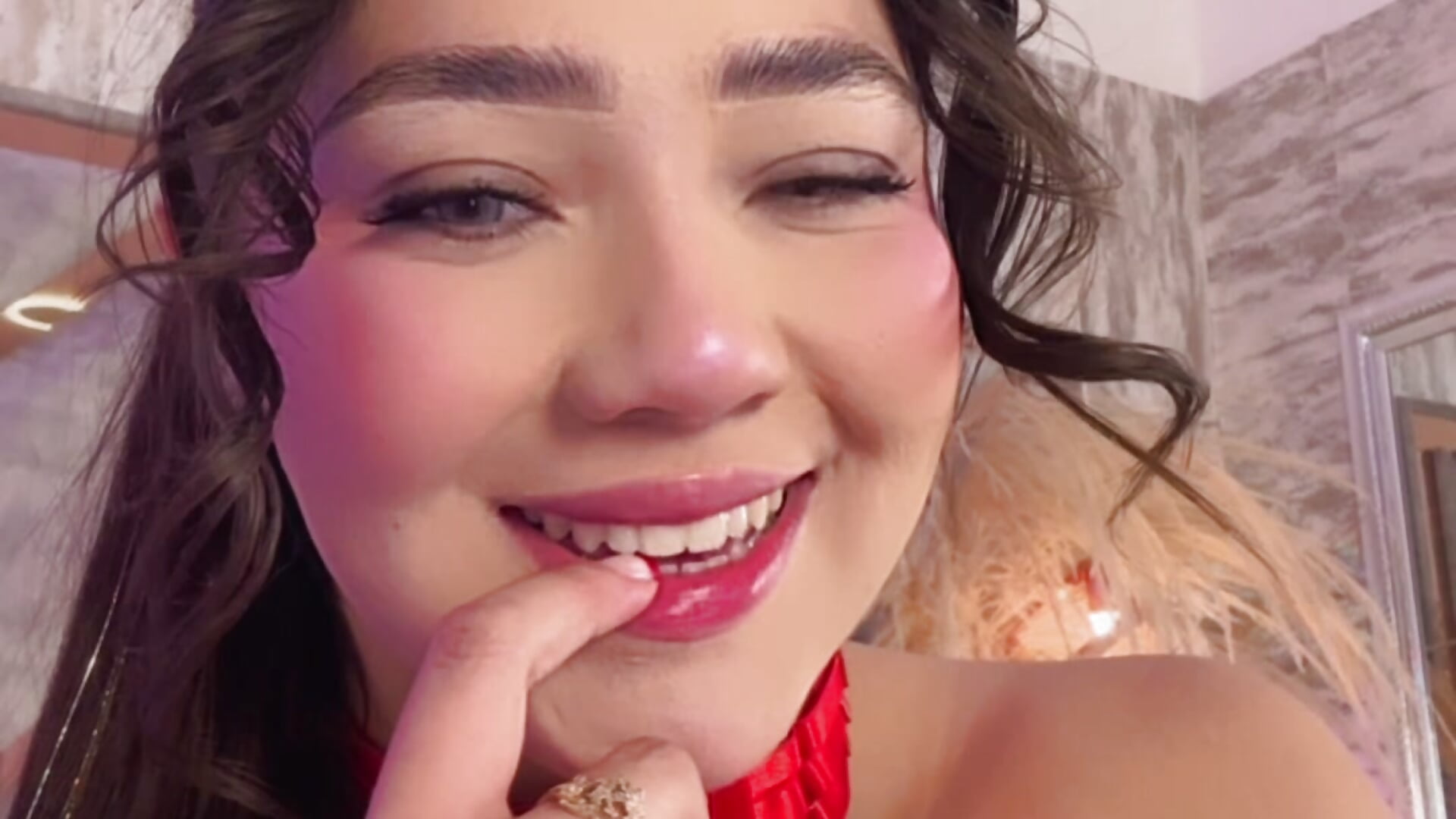 🥵 - video by Hannah-Prada cam model