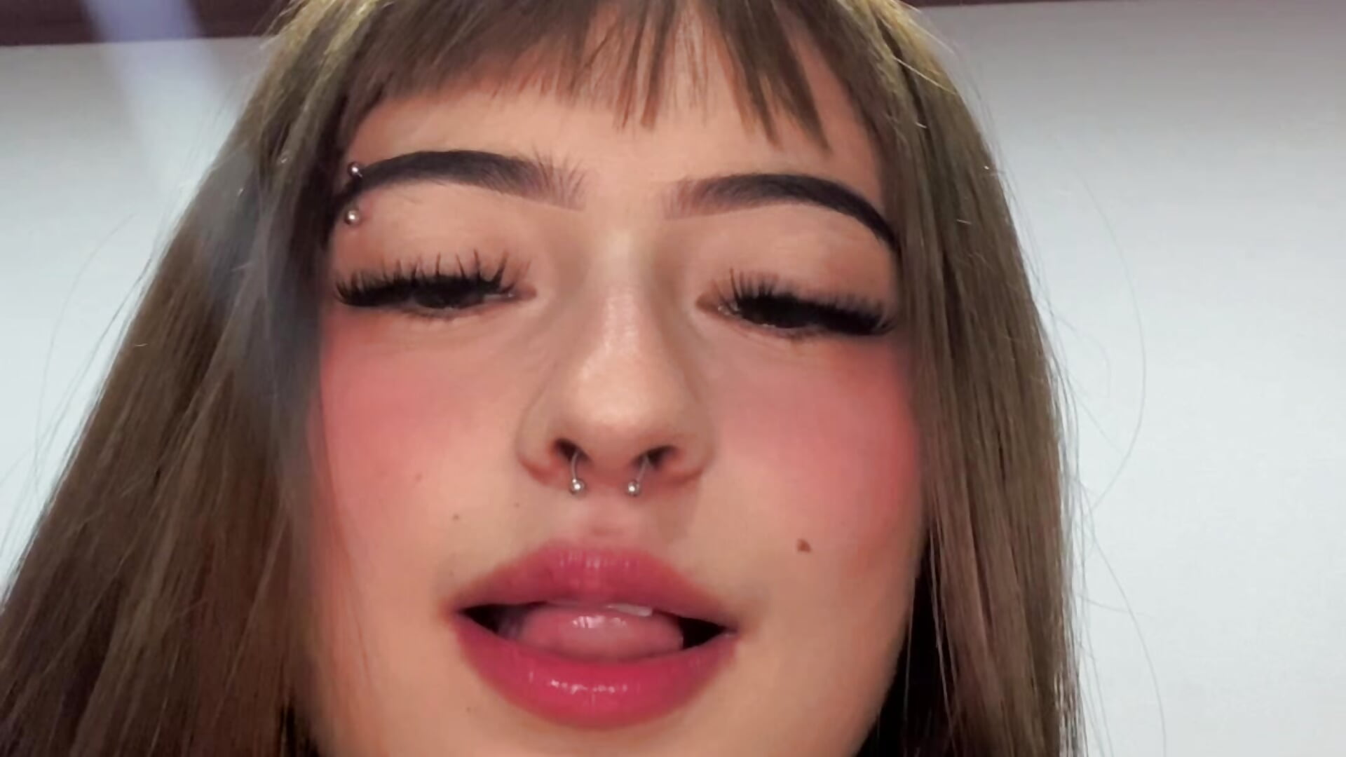 I'm here for you 🌸 - video của người mẫu cam AnnyCotton