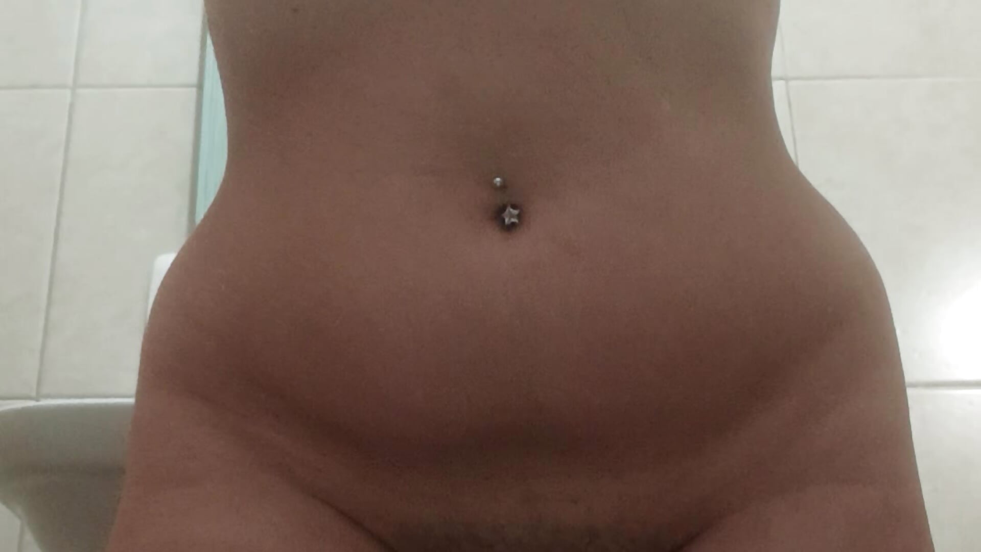 About to get into the shower 💦🔥 – video od webkamerové modelky Naomi_888