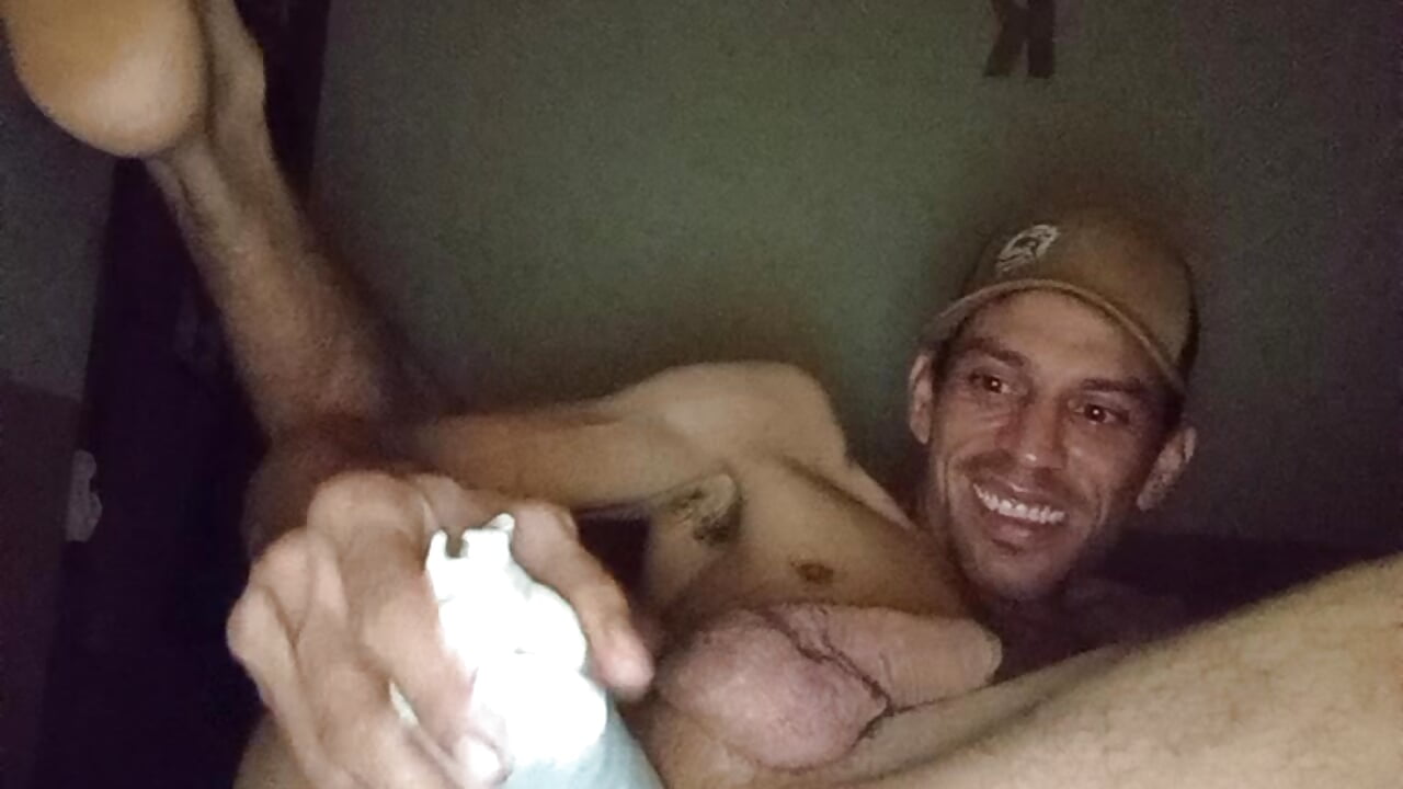 Mi culito y el pepino - video di segnini21 modella di cam