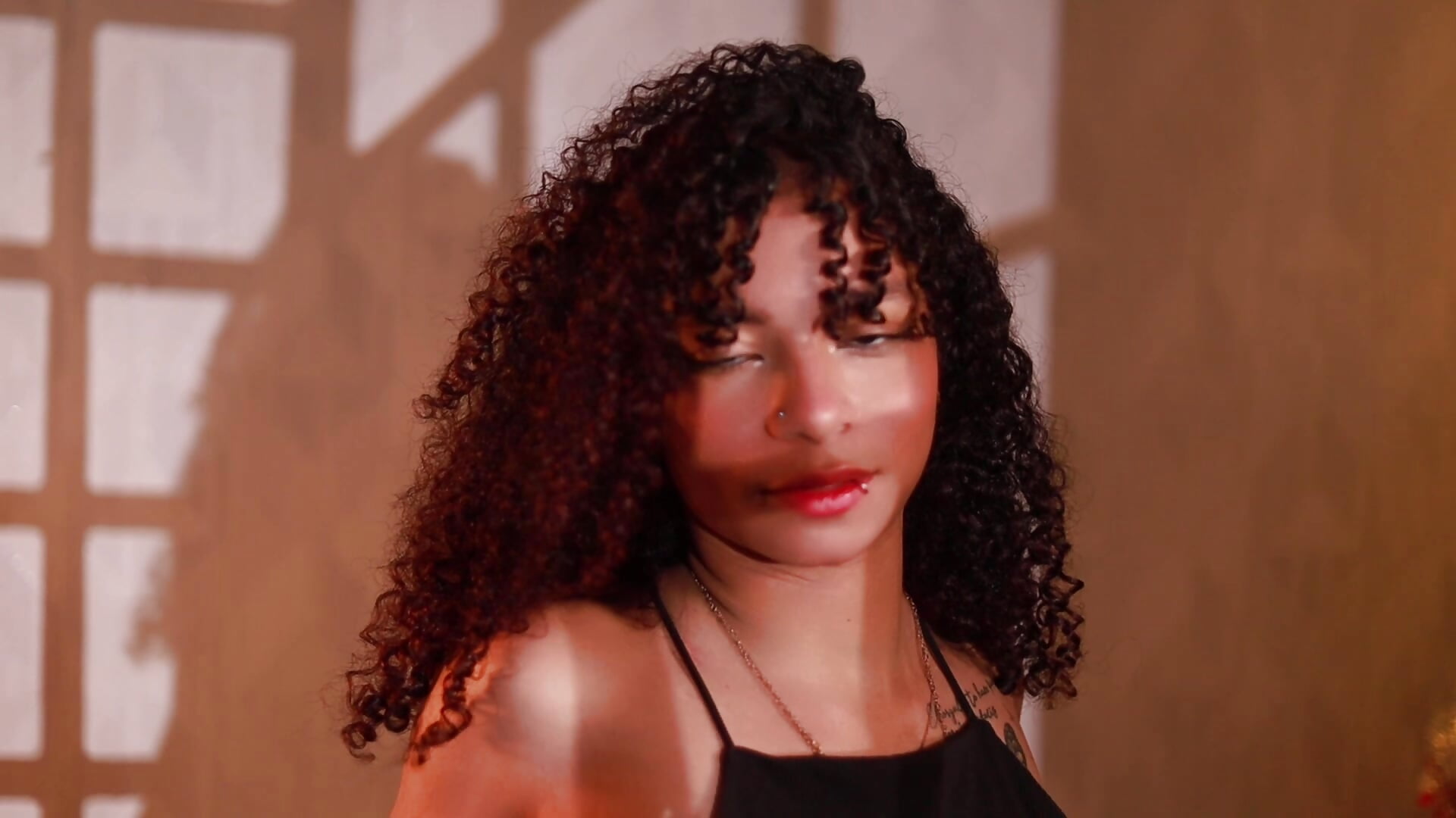 LOVE - video oleh Nylaharris kamera model