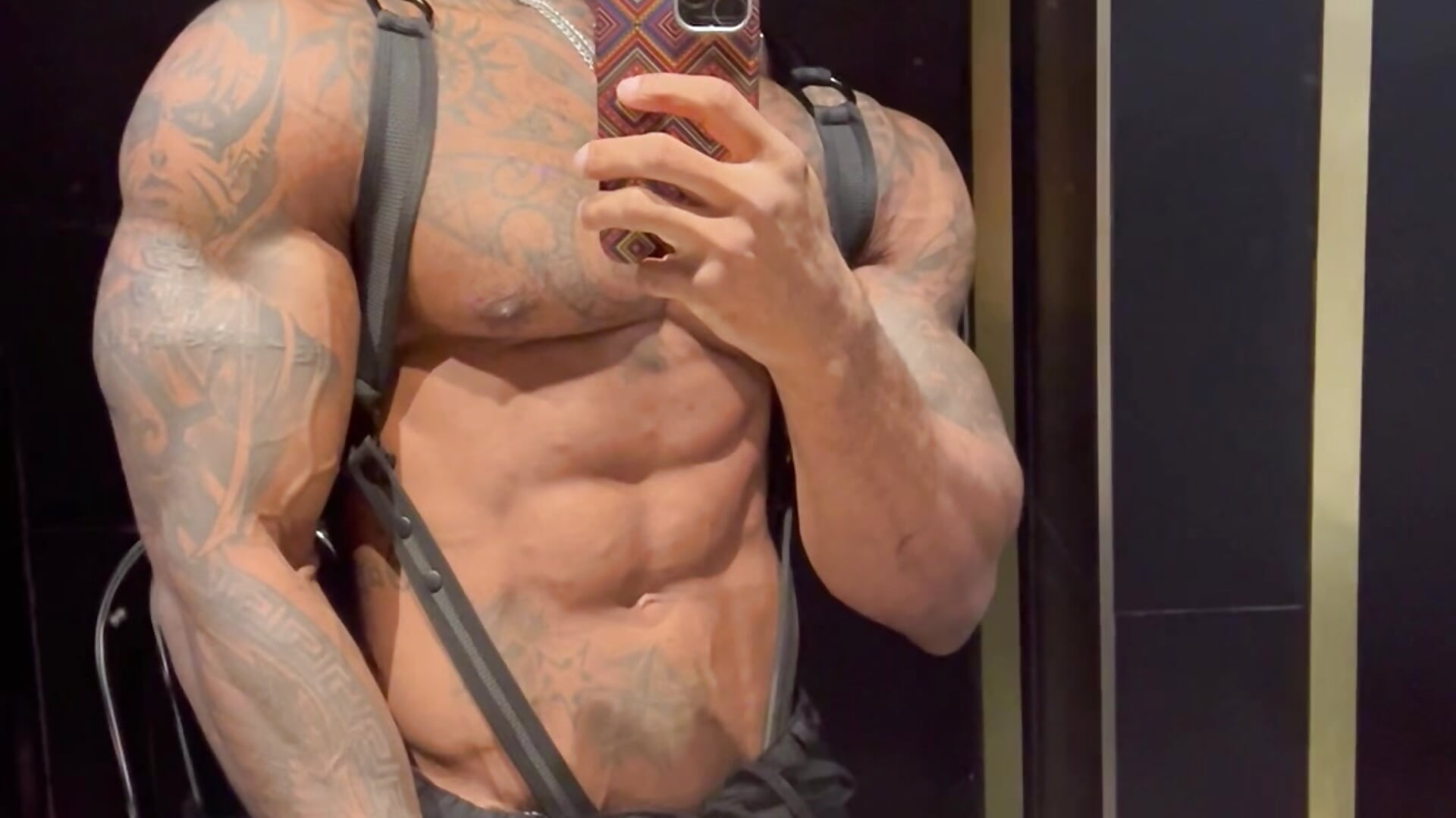 Your favorite police - video oleh model kamera ostine_brown