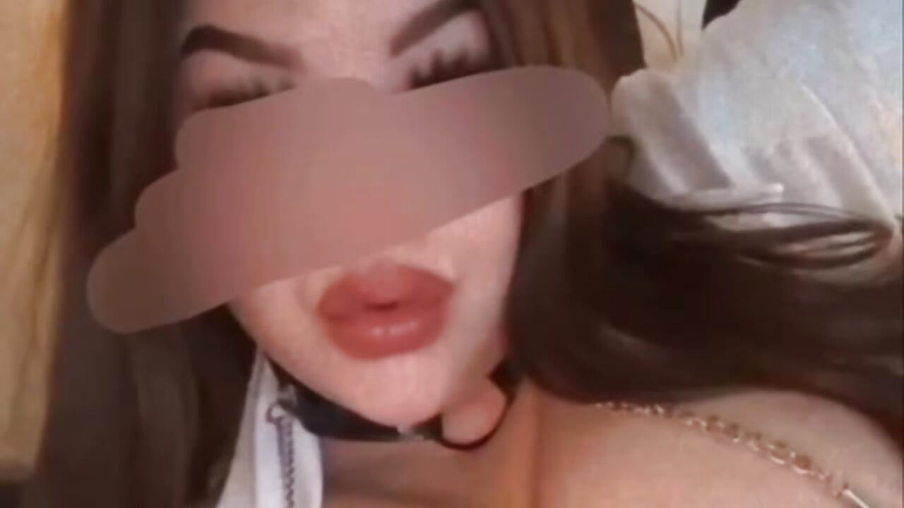 7718582253776958041 – video af Chynaadollx cam-model