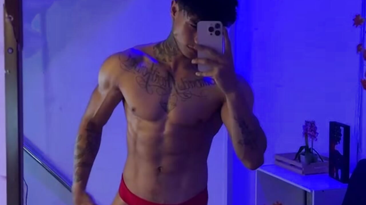 picture – video modela na kameri IanWest_