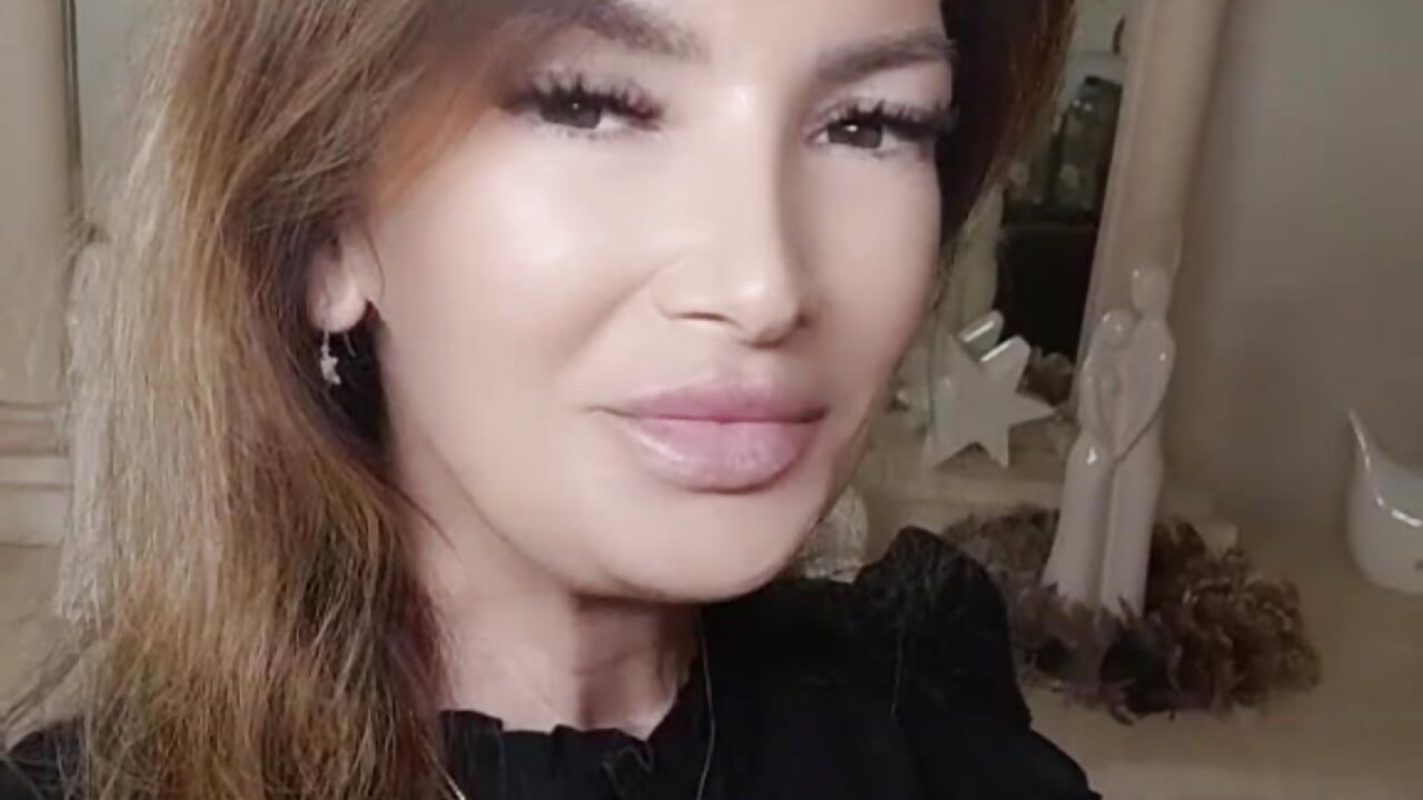 profile-intro-video-1770978255 – video modela na kameri LucyNitro