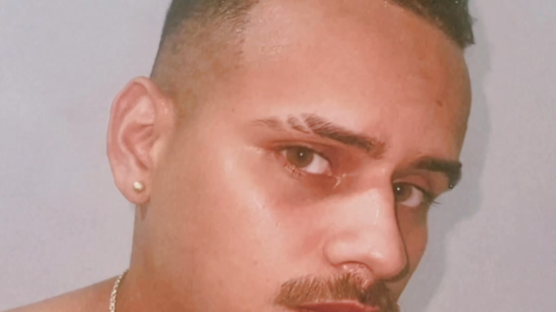 0bda8d86ae3f44a5b50ef5a299224a5f – video modela na kameri Badboyy69_