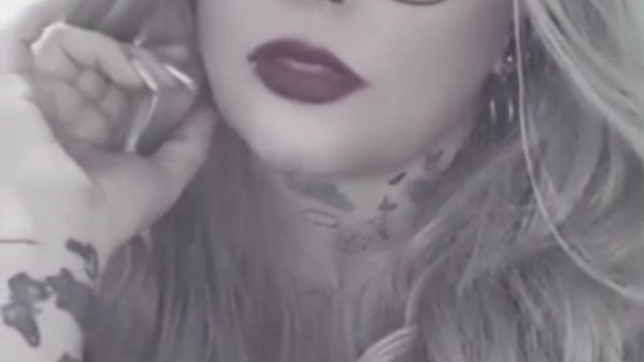 una hermosura en blanco y negro - mia_vantt 캠 모델의 동영상