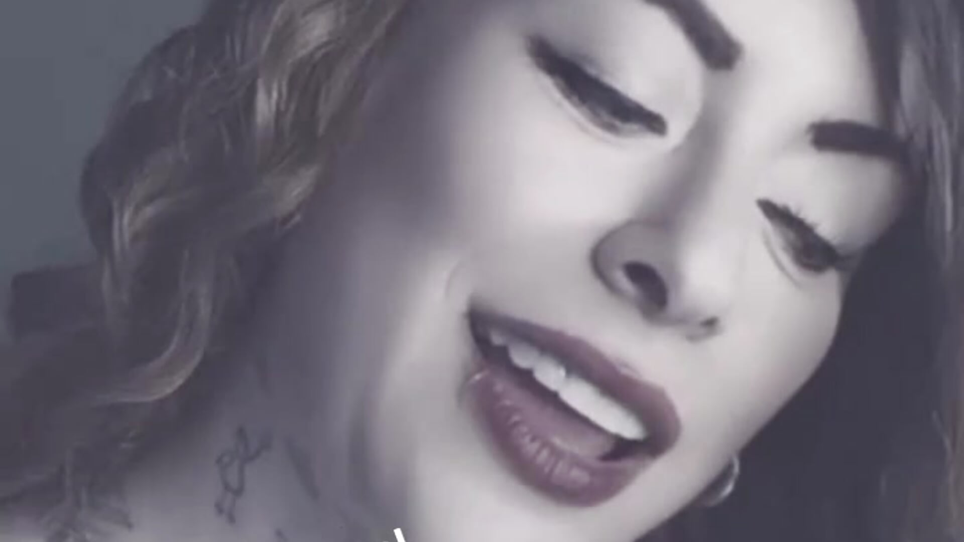 feliz dia para todos – video od webkamerové modelky mia_vantt