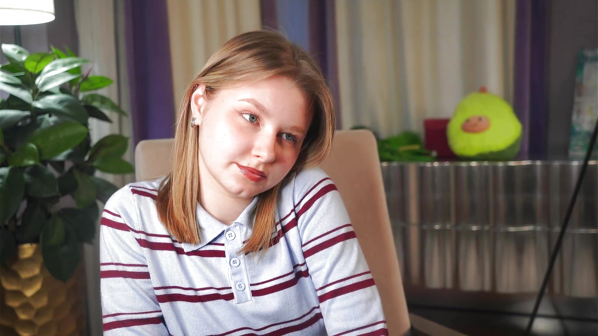 just me - video của người mẫu cam MaryDanielss