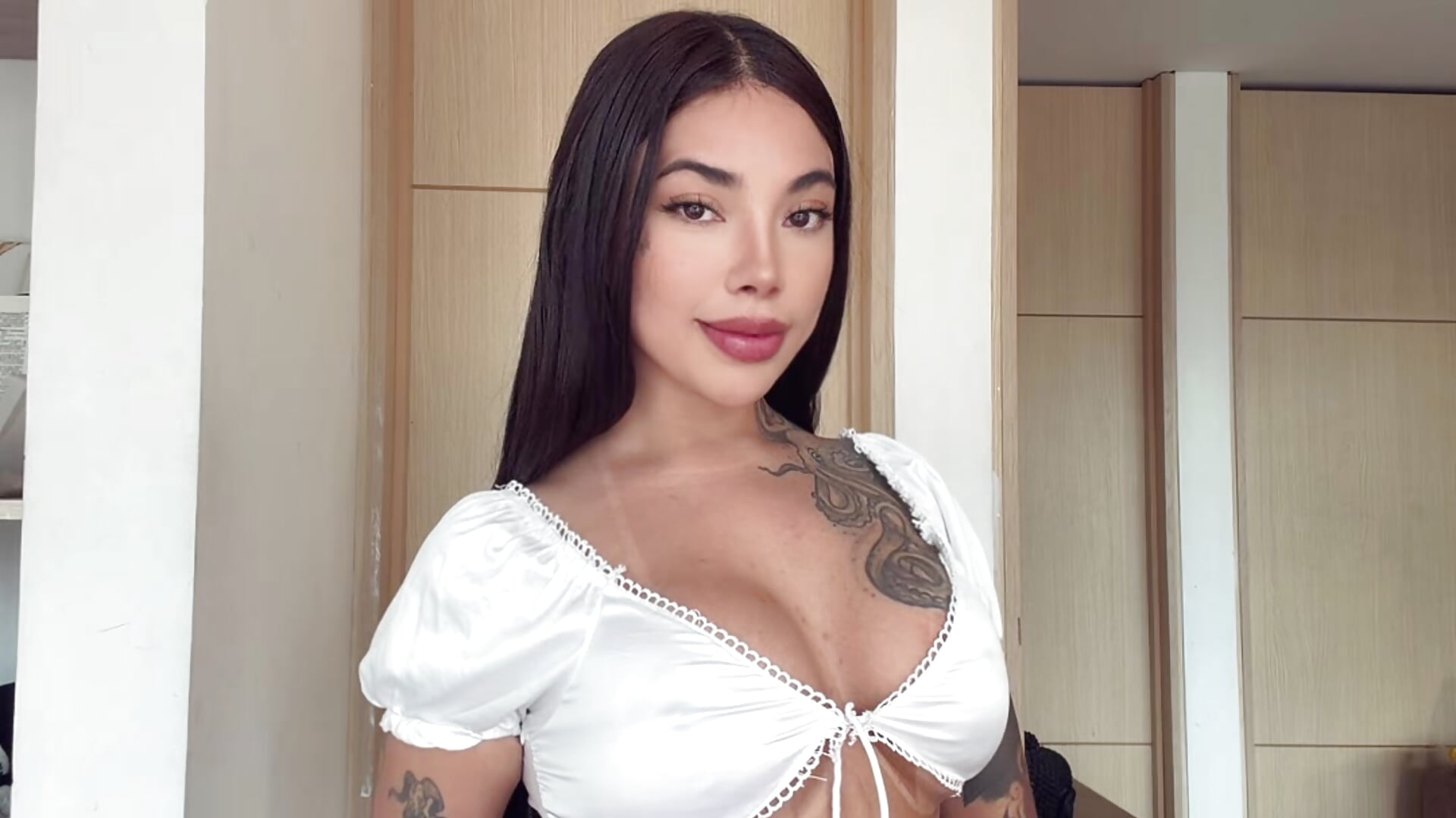 HELLOOO🌸 - video by KAROL-VEGA cam model