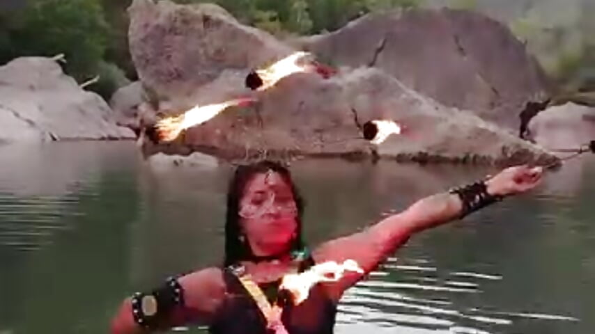 Playing with fire - clip cu DollInk_ model videochat